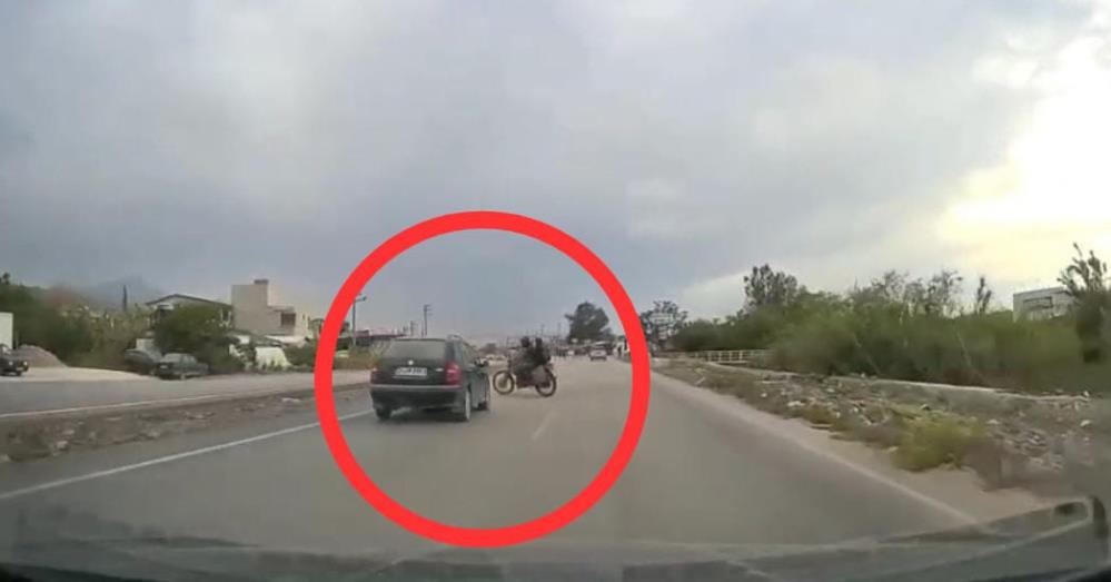Hatay’ın Samandağ ilçesinde meydana gelen trafik kazasında otomobille çarpışan motosikletteki