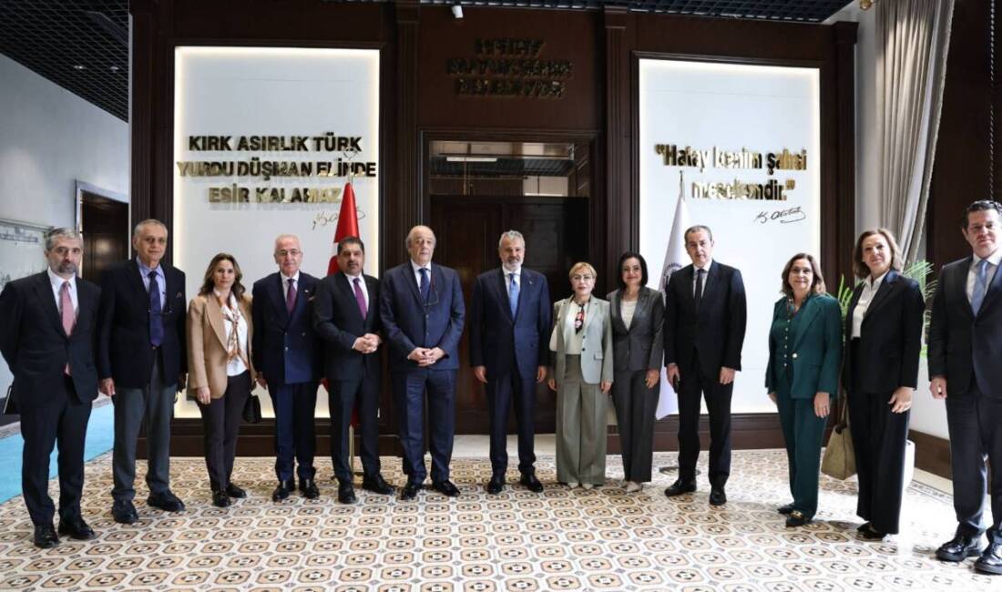 Hatay Büyükşehir Belediye Başkanı Mehmet Öntürk, deprem sürecinde ve yeniden