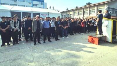 İskenderun Mesleki ve Teknik Anadolu Lisesi’nde görev yapan İngilizce öğretmeni