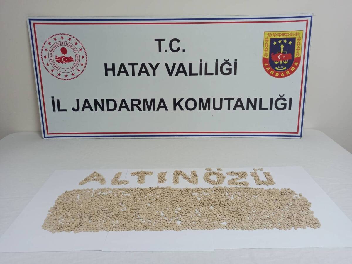 Hatay’da jandarmanın son bir ayda düzenlediği operasyonlarda binlerce uyuşturucu hap,