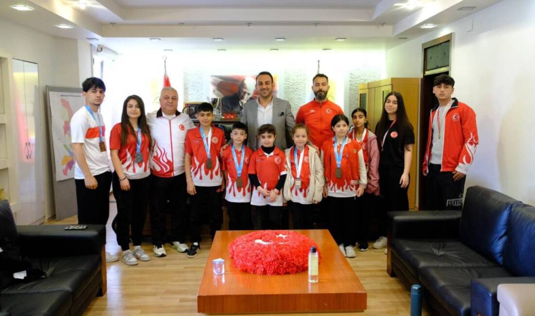 Defne ilçesinin köklü spor kulüplerinden Karaali Altın Vuruş Karate Spor