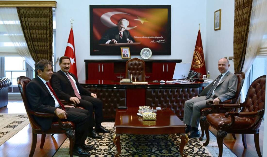 Hatay Valisi Mustafa Masatlı, Osmaniye Valisi Mehmet Fatih Serdengeçti’yi makamında