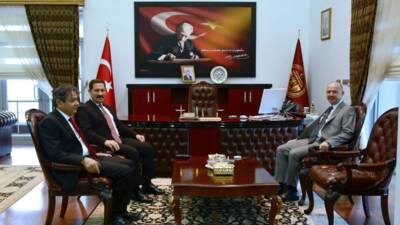 Hatay Valisi Mustafa Masatlı, Osmaniye Valisi Mehmet Fatih Serdengeçti’yi makamında
