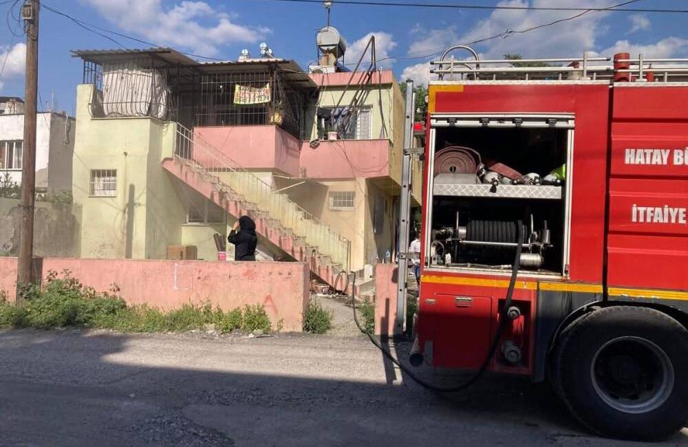 Hatay’ın Hassa ve Dörtyol ilçelerinde meydana gelen iki ayrı yangında
