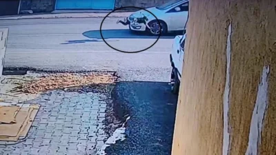 Hatay’ın Hassa ilçesinde arkadaşlarıyla oyun oynadığı sırada aniden yola çıkan