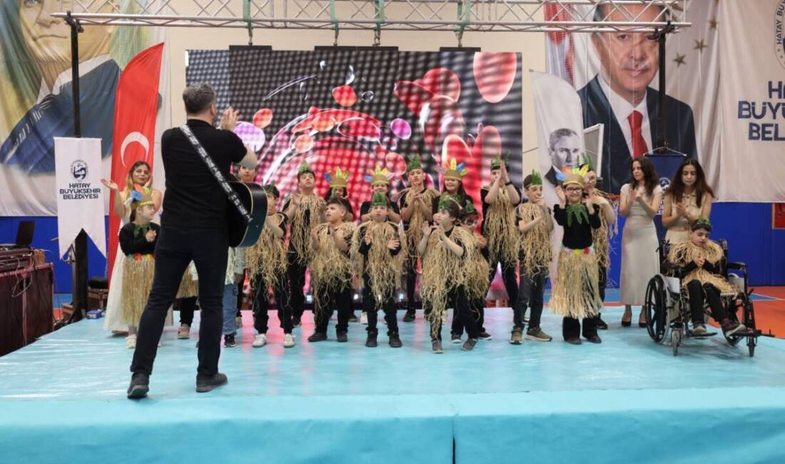 Hatay Büyükşehir Belediyesi’nin Antakya TOKİ Spor Salonu’nda düzenlediği Engelliler Haftası