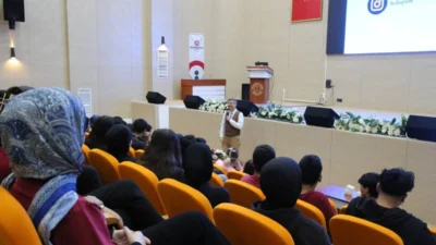 Hatay Büyükşehir Belediyesi (HBB), gençlerin eğitim hayatına katkı sunmak amacıyla