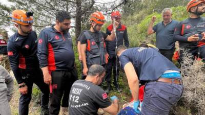 Hatay’ın Samandağ ilçesinde kekik toplamak için çıktığı dağlık arazide ayağının