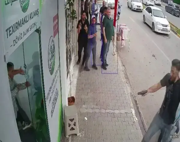 Hatay’ın Reyhanlı ilçesinde husumetlisine ait döviz bürosunu silahla basan bir