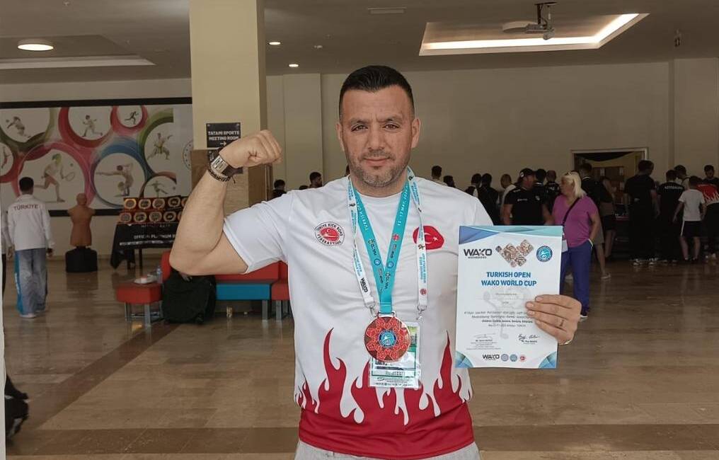 Hatay’ın Antakya ilçesine bağlı Serinyol Mahallesi’nden başarılı sporcu Engin Çapa,