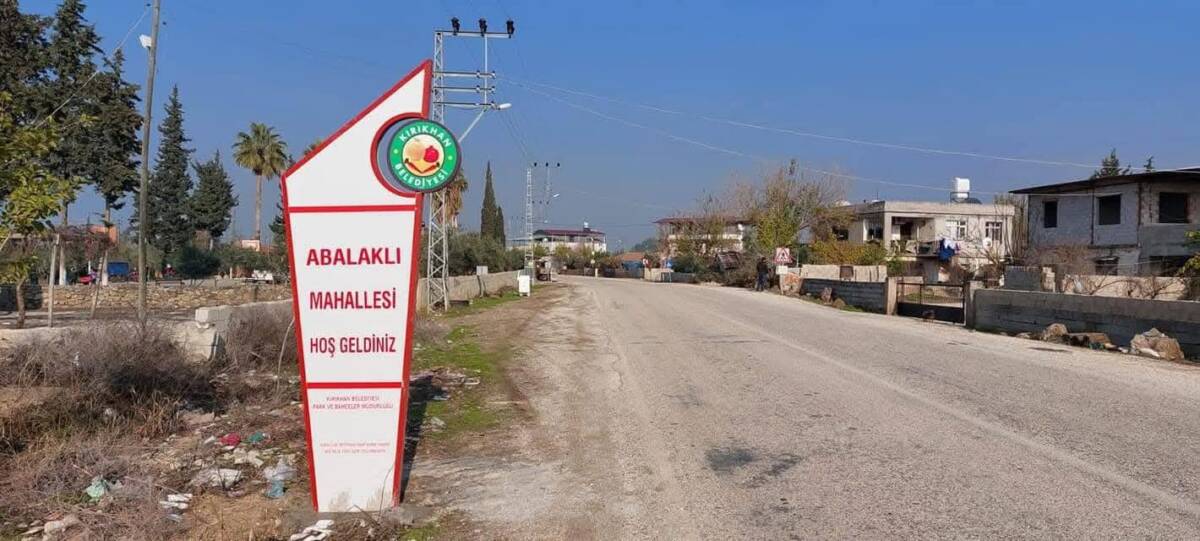 Hatay’ın Kırıkhan ilçesinde Abalaklı ile Çataltepe mahalleleri arasındaki yol için