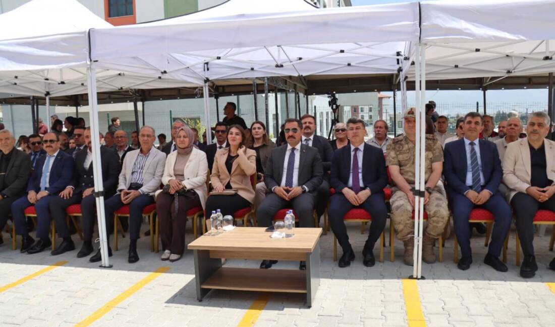 Antakya Dikmece’de inşa edilen Şehit Sabri Aksu Ortaokulu’nun açılışı törenle