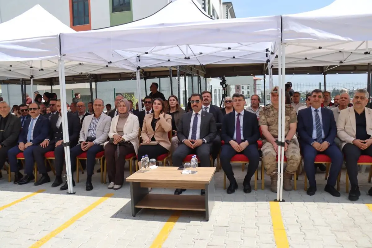 Antakya Dikmece’de inşa edilen Şehit Sabri Aksu Ortaokulu’nun açılışı törenle
