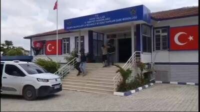 Hatay’da göçmen kaçakçılığına yönelik yürütülen çalışmalar kapsamında polis ekipleri tarafından