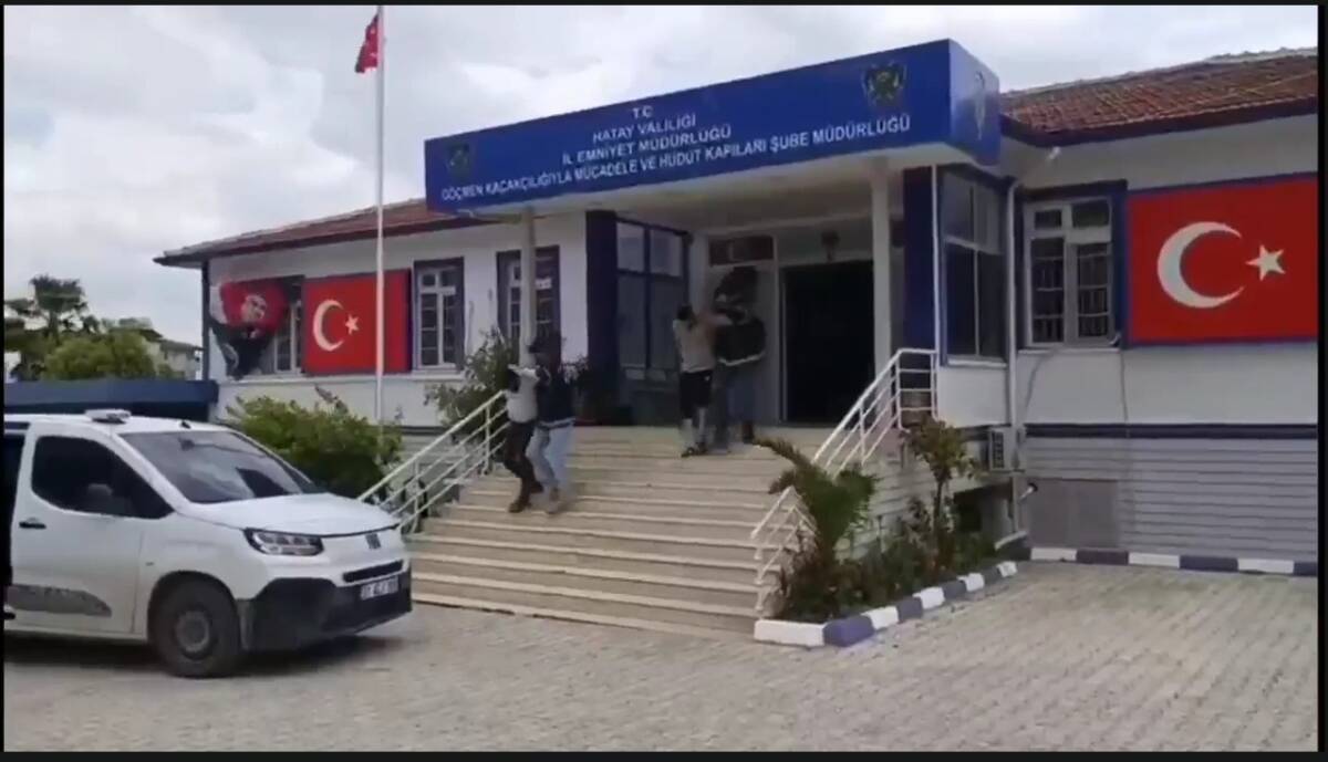 Hatay’da göçmen kaçakçılığına yönelik yürütülen çalışmalar kapsamında polis ekipleri tarafından