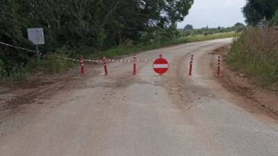 Antakya’da etkili olan sel felaketinin ardından Avsuyu–Madenboyu arasındaki yol, köprüde