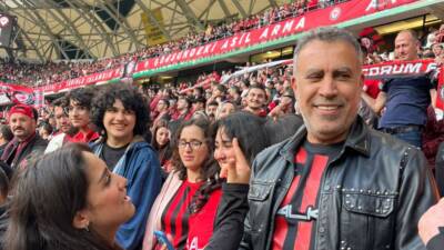 Geçtiğimiz hafta verdiği konser sonrası yolda fenalaşarak hastaneye kaldırılan ve