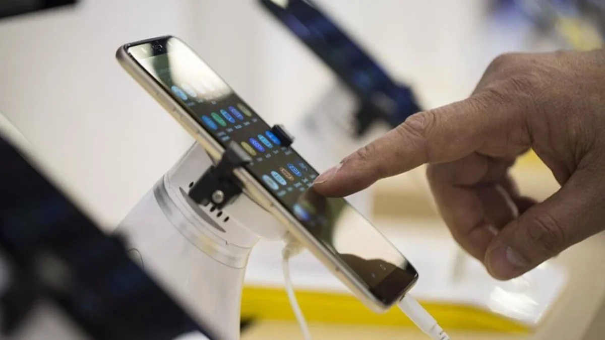 Artan akıllı telefon fiyatları sonrası gözler taksit düzenlemesine çevrildi. Ticaret