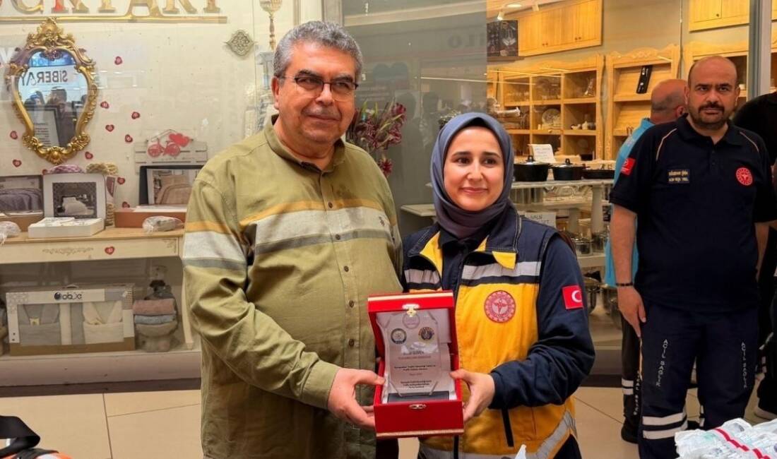 Trafik Haftası etkinliklerinde anlamlı ödül: “Yılın Ambulans Sürücüsü” ATT Betül
