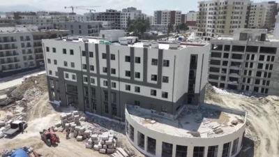 Defne’de yapımı süren İlçe Jandarma Komutanlığı hizmet binası, tamamlandığında ilçenin