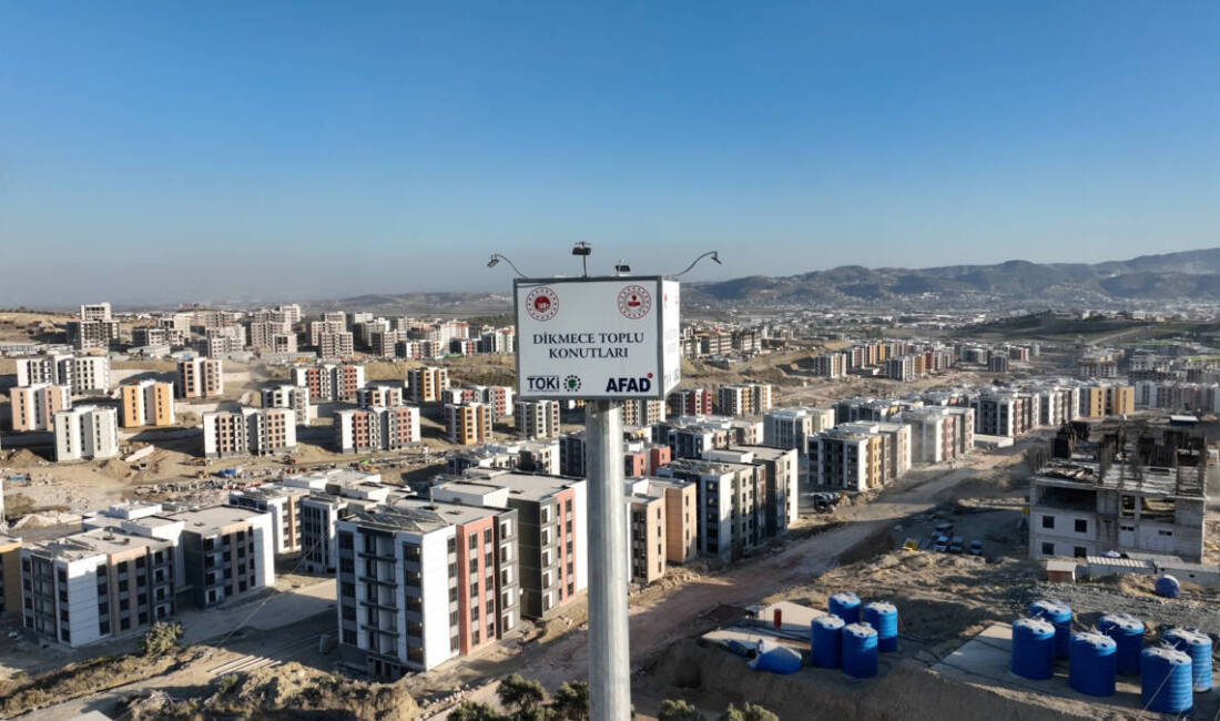 Deprem sonrası hak sahiplerine teslim edilen TOKİ konutlarında aidat, sıcak