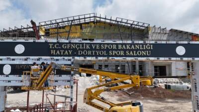 Hatay Büyükşehir Belediye Başkanı Mehmet Öntürk, Dörtyol ilçesinde yapımı devam