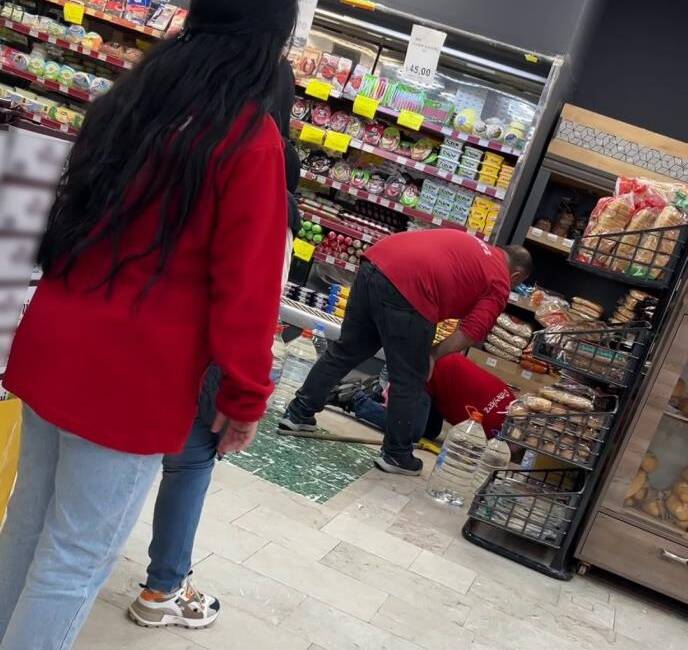 Antakya ilçesinde bir markette yaşanan olay, hem çalışanlara hem de