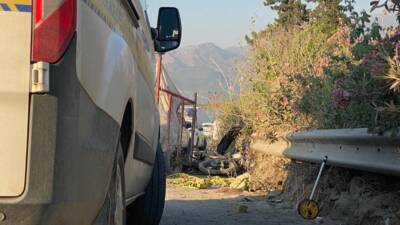 Hatay’ın Arsuz ilçesinde sepetli motosiklet ile tırın çarpıştığı kazada bir
