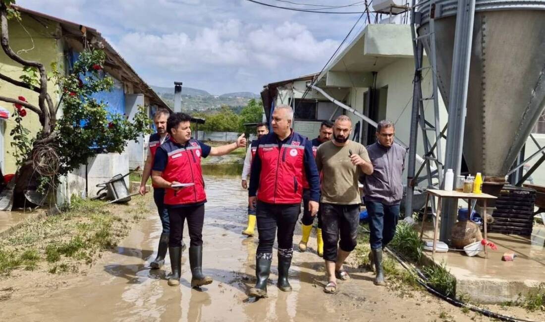 Hatay’da etkili olan aşırı yağışların ardından meydana gelen sel ve