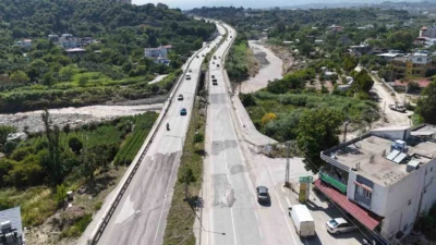 Yaşanan sel felaketinde yıkılarak 2 gence mezar olan Karaçay Köprüsü