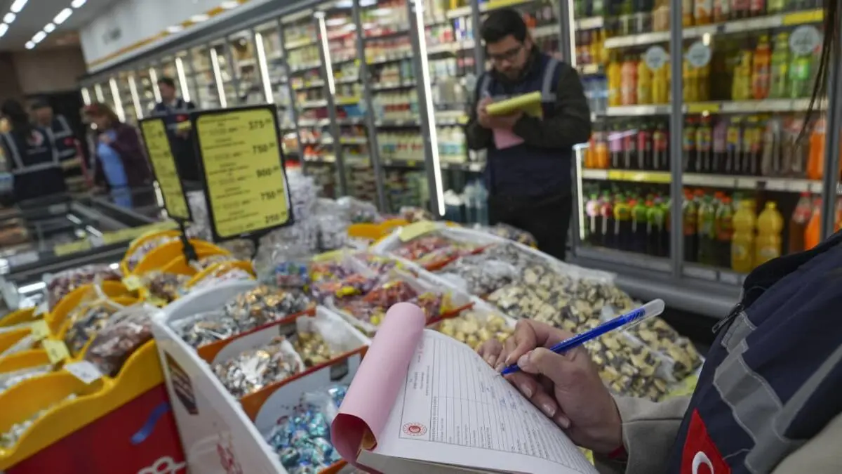 Ticaret Bakanlığı, yaklaşan Kurban Bayramı öncesinde piyasa denetimlerinin artırıldığını açıkladı.