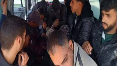 Hatay’da polis ekiplerinin dikkati, kaçak göçmen taşıyan bir organizasyonu çökertti.