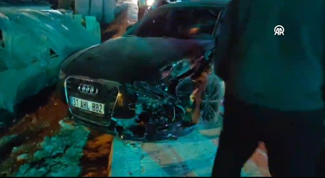 Hatay’ın Samandağ ilçesinde meydana gelen trafik kazasında 2 kişi yaralandı.