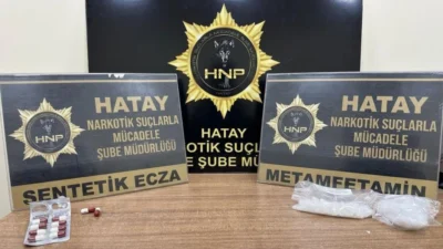 Hatay’ın Kırıkhan ilçesinde uyuşturucu madde etkisiyle sokak ortasında kendinden geçen