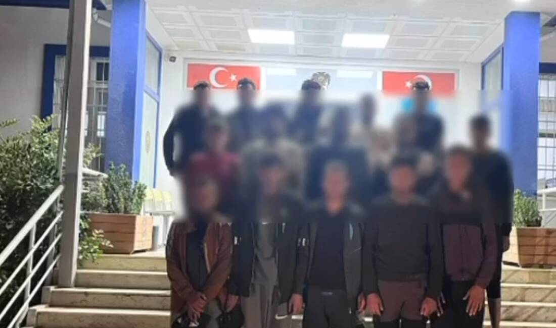 Hatay'da göçmen kaçakçılığına yönelik sürdürülen denetimlerde 24 düzensiz göçmen yakalanırken,