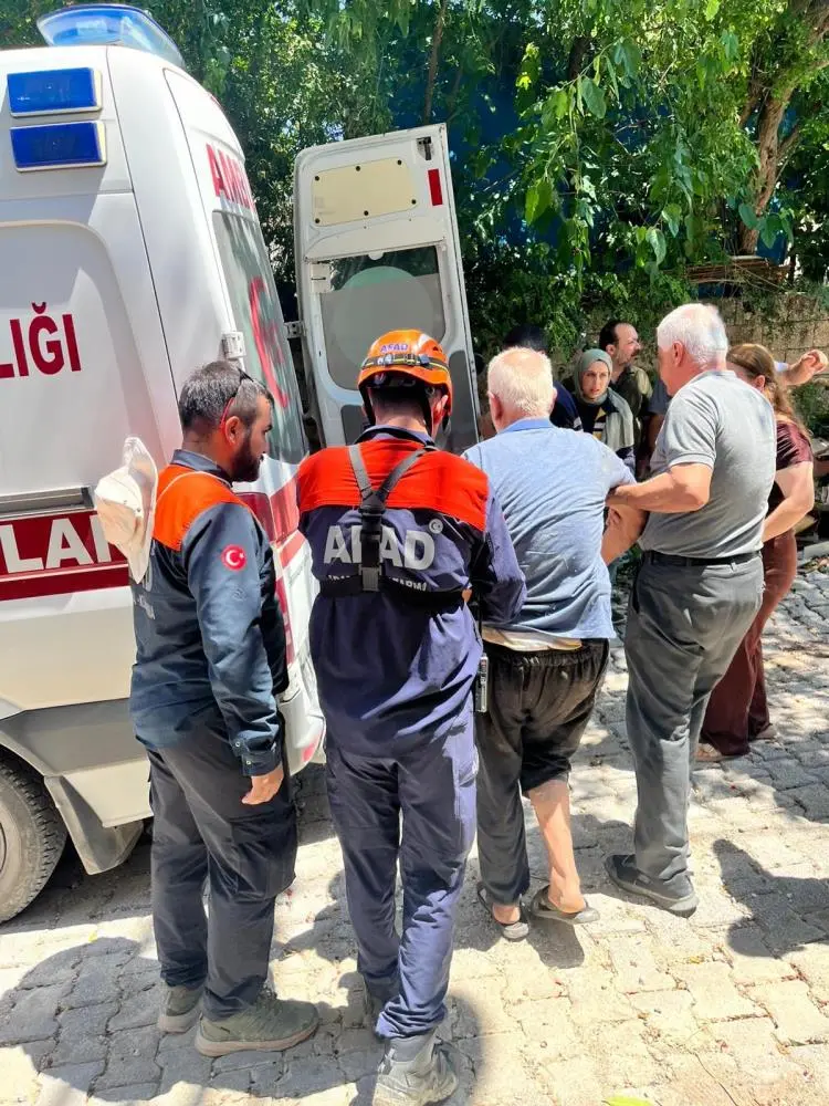 Hatay’ın Defne ilçesinde kaybolan 70 yaşındaki Parkinson hastası, AFAD ekiplerinin