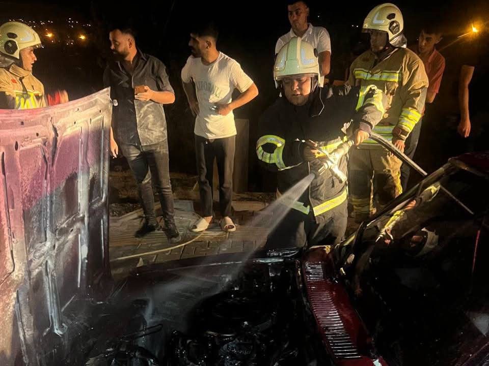Hatay’ın Antakya ilçesinde seyir halindeyken motor kısmı alevlere teslim olan