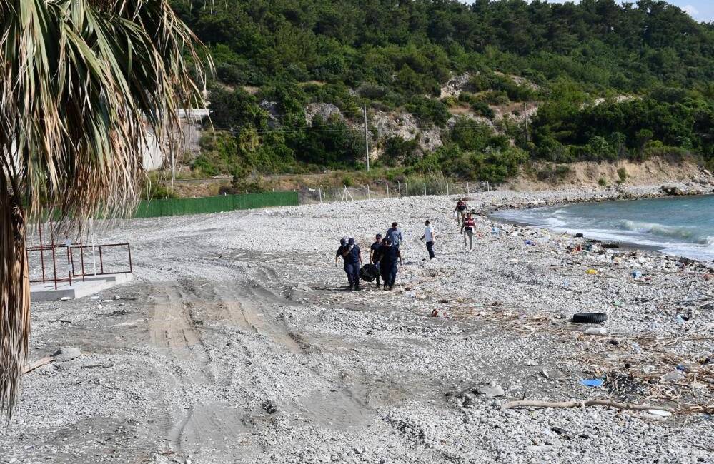 Hatay’ın İskenderun ilçesi Sarıseki Mahallesi Eski Nato Limanı mevkiinde sahile