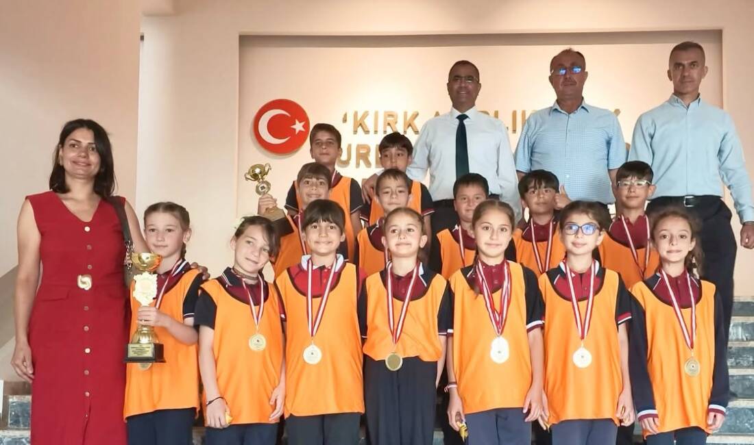 Antakya’daki ilkokullar arasında düzenlenen “Oyun Sandığı” Turnuvası’nda birinciliği Ertuğrul Gazi