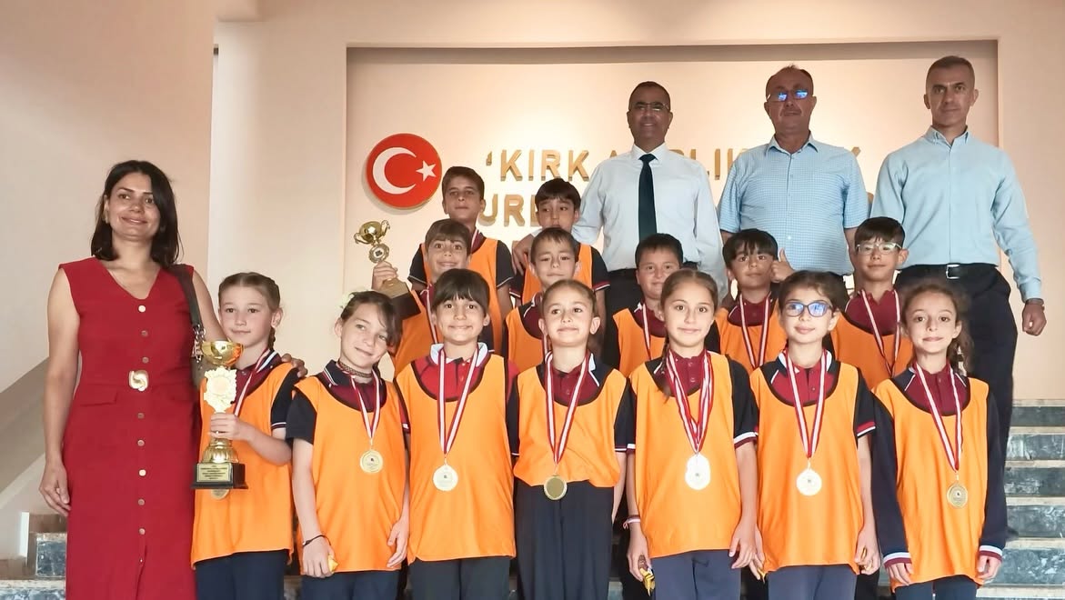 Antakya’daki ilkokullar arasında düzenlenen “Oyun Sandığı” Turnuvası’nda birinciliği Ertuğrul Gazi