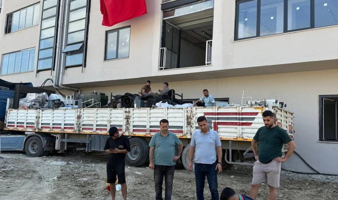 6 Şubat depremlerinin ardından iş yerlerinden uzak kalan Antakyalı ayakkabıcı