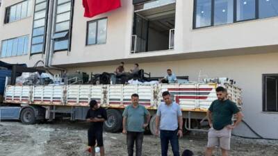 6 Şubat depremlerinin ardından iş yerlerinden uzak kalan Antakyalı ayakkabıcı