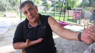 Hatay’ın Kumlu ilçesinde husumetli kuzenler arasında yaşanan olayda, kuyumcu esnafının