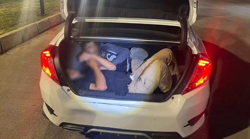Hatay'da göçmen kaçakçılığına yönelik yürütülen denetimlerde 15 düzensiz göçmen yakalanırken,