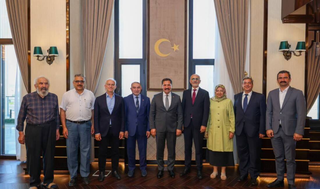 Fiziksel Engelliler Vakfı heyeti, Hatay Valisi Mustafa Masatlı'yı makamında ziyaret