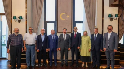 Fiziksel Engelliler Vakfı heyeti, Hatay Valisi Mustafa Masatlı'yı makamında ziyaret