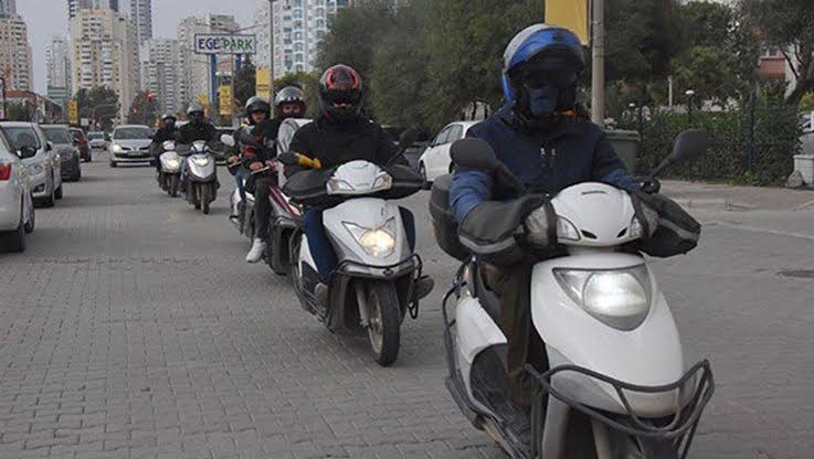 Hatay’da son dönemde artan e-skuter kullanımı ve motokuryelerin yoğun trafiğe