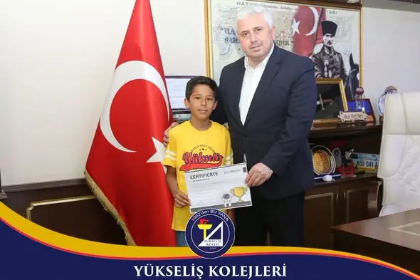 İskenderun’daki özel eğitim kurumlarından Yükseliş Koleji öğrencisi Kemal Efe Doğan,