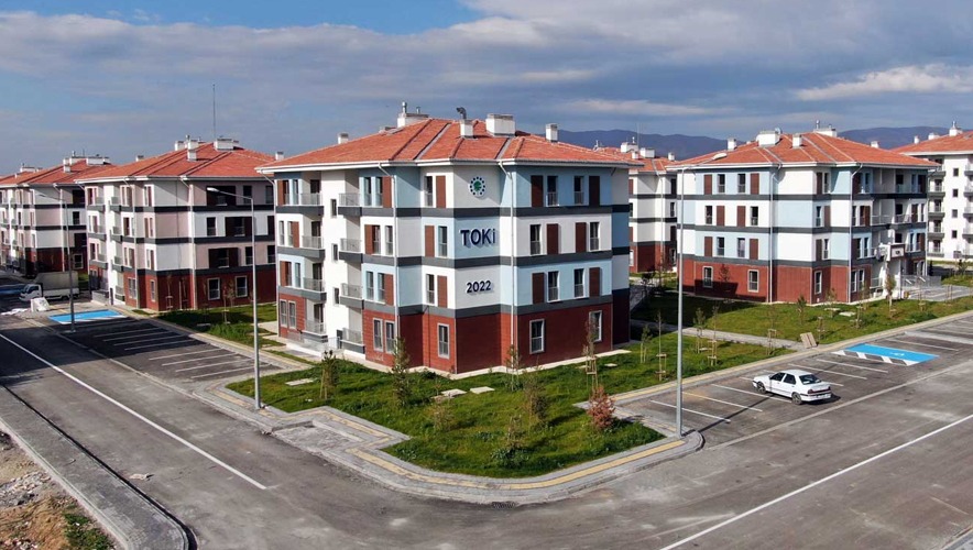 Resmî Gazete’de yayımlanan düzenlemeyle, kamulaştırma nedeniyle yerleşim yerlerini terk etmek