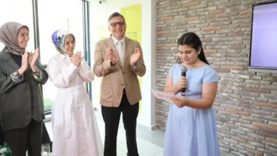 İskenderun Belediye başkanı Mehmet Dönmez’in Tunç Koleji öğrencisi kızı Yaren